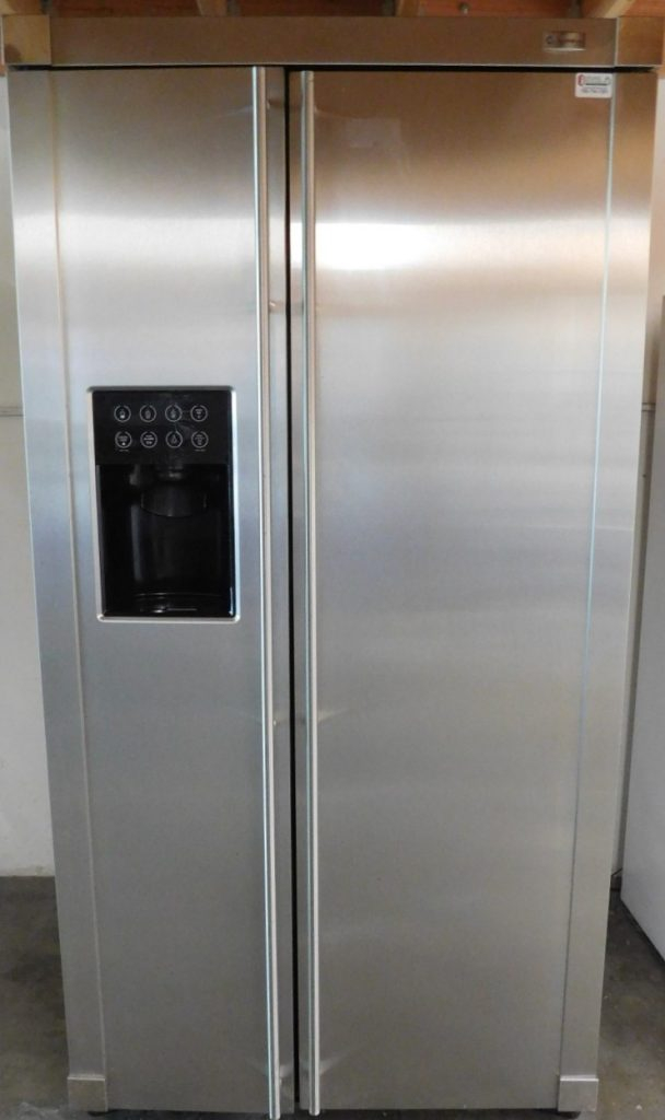 26 CU FT GE MONOGRAM STAINLESS STEEL SIDE BY SIDE REFRIGERATOR B 109 